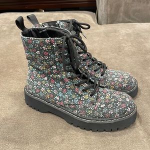 Zip up combat boots